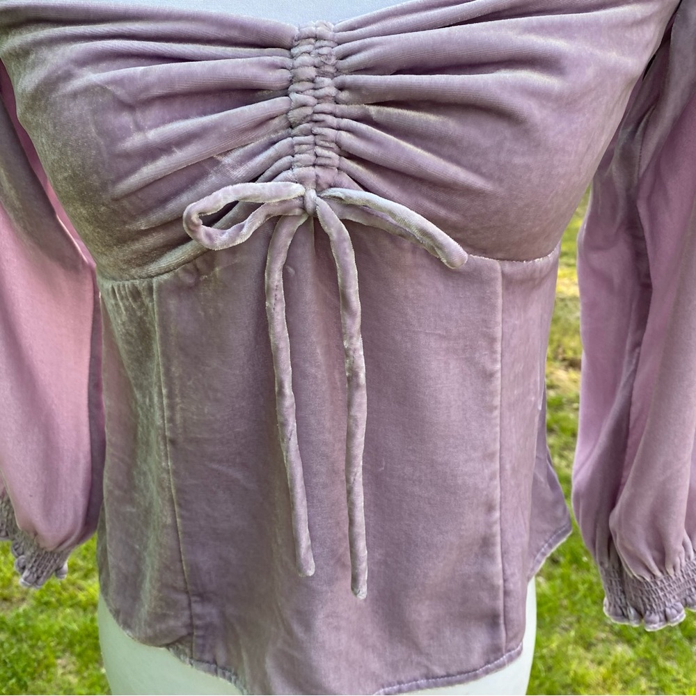 INTERMIX TOP LILAC PURPLE VELOUR ON OFF SHOULDER SIZE 4 - Picture 4 of 10